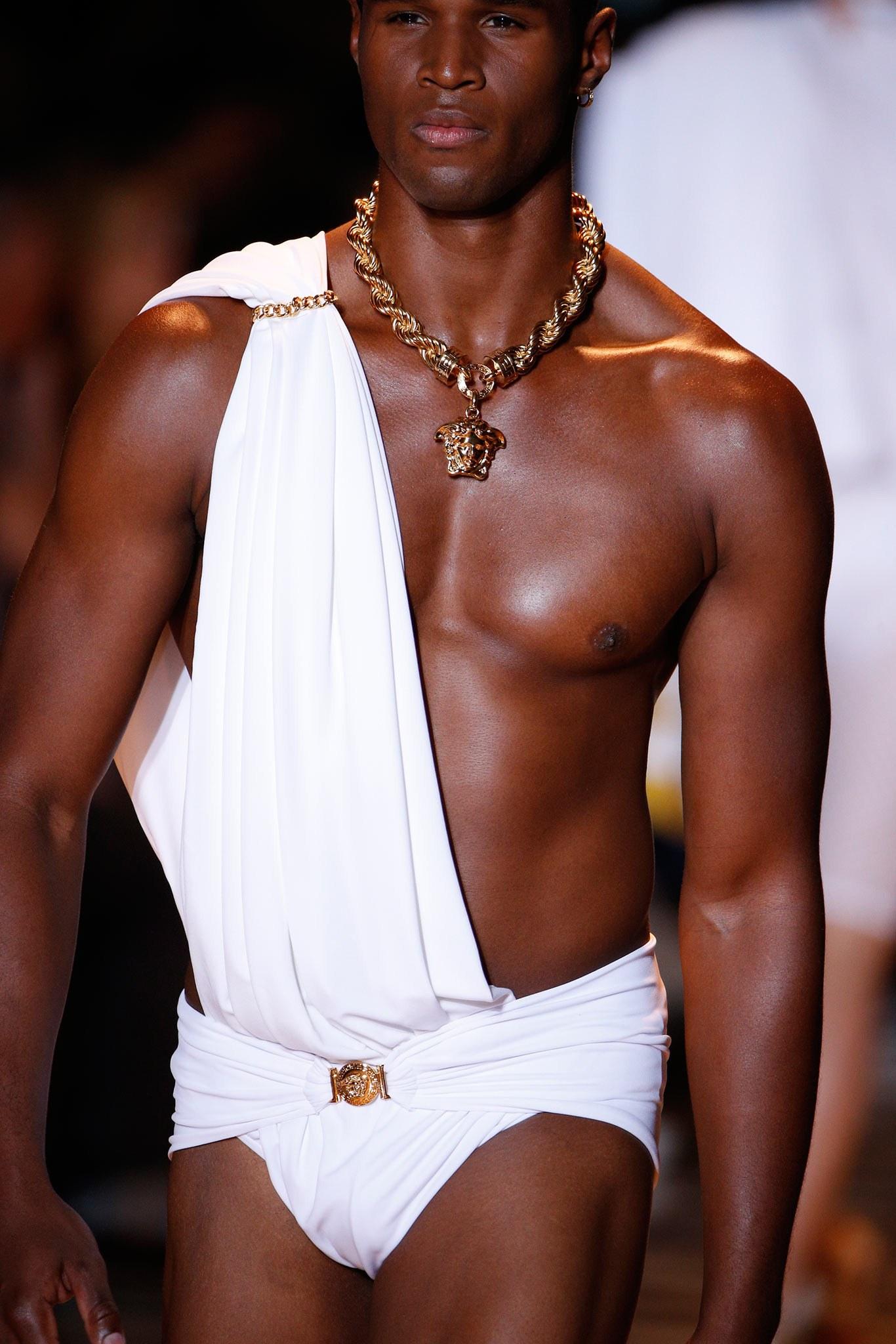New Versace Runway 24K Gold Plated Medusa Chain Necklace as seen on Bruno Mars 6