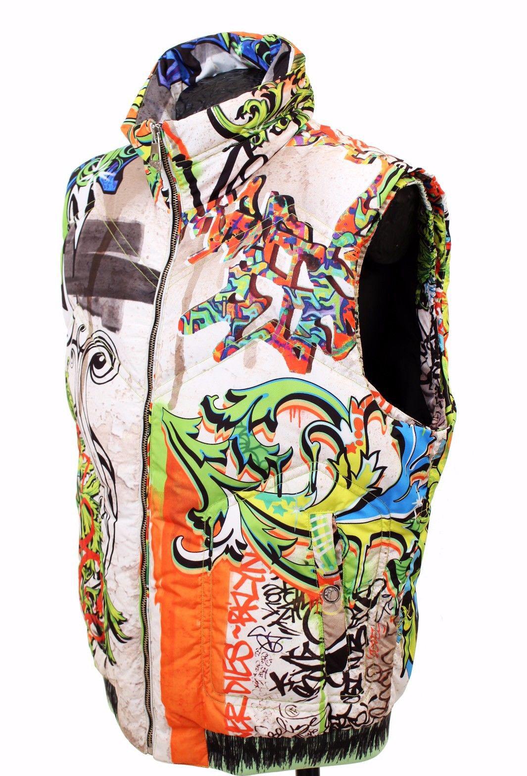 VERSACE COLLECTION BAROCCO GRAFFITI SLEEVELESS GOOSE DOWN JACKET VEST for MEN In New Condition For Sale In Montgomery, TX