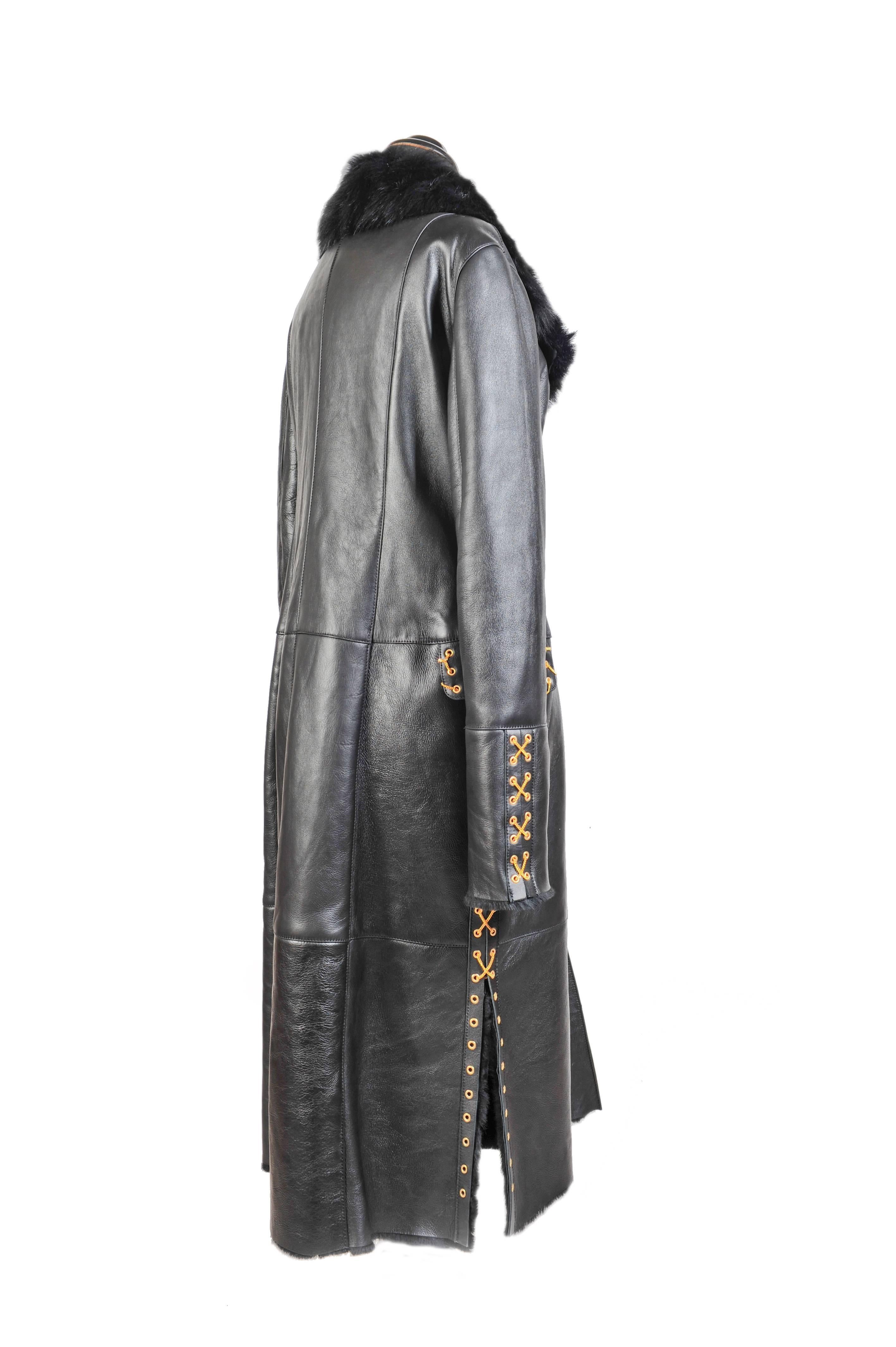 New VERSACE VERSUS BLACK SHEARLING FUR LEATHER COAT In New Condition In Montgomery, TX