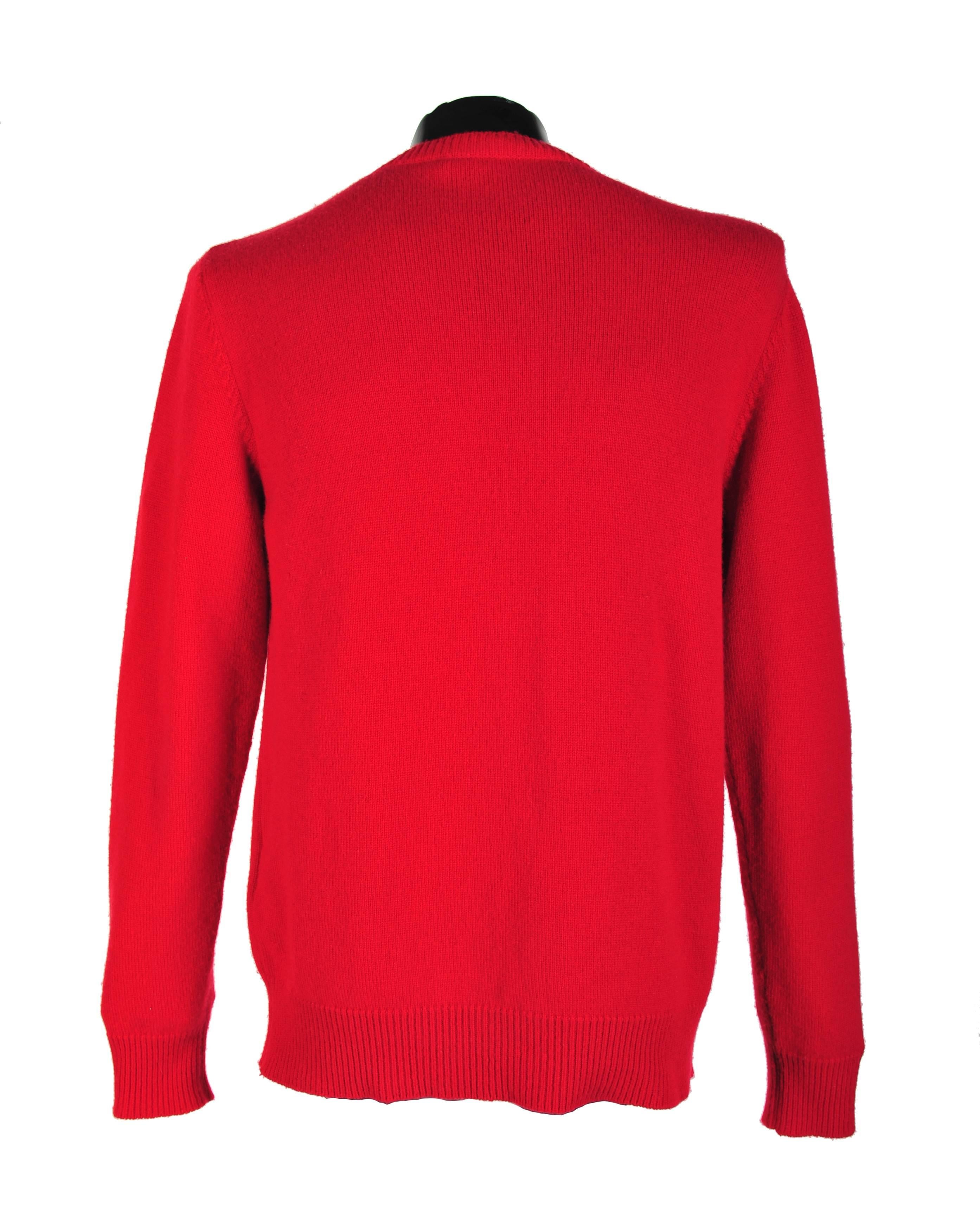 VERSACE RED JEWEL EMBELLISHED 100% CASHMERE CREWNECK SWEATER Herren im Angebot