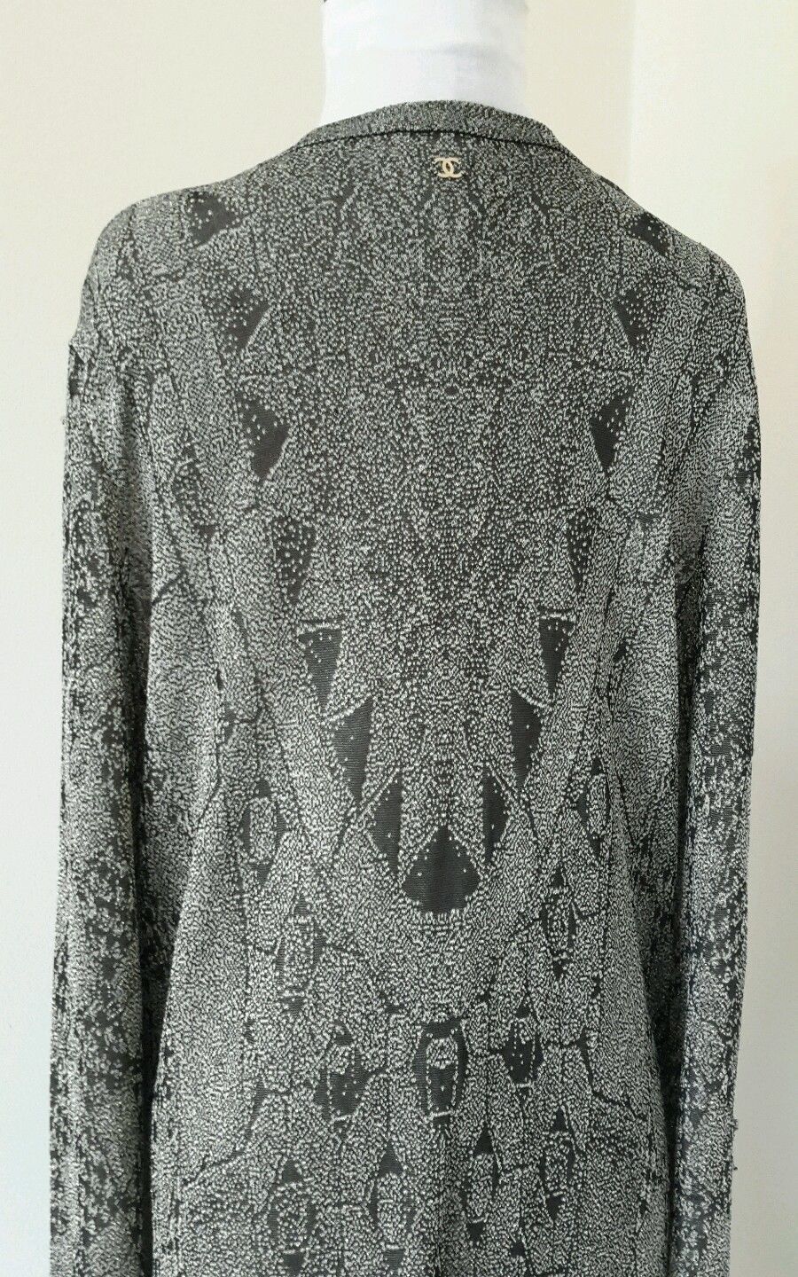 Chanel Resort 2010 long art deco cardigan In Good Condition For Sale In LONDON, GB