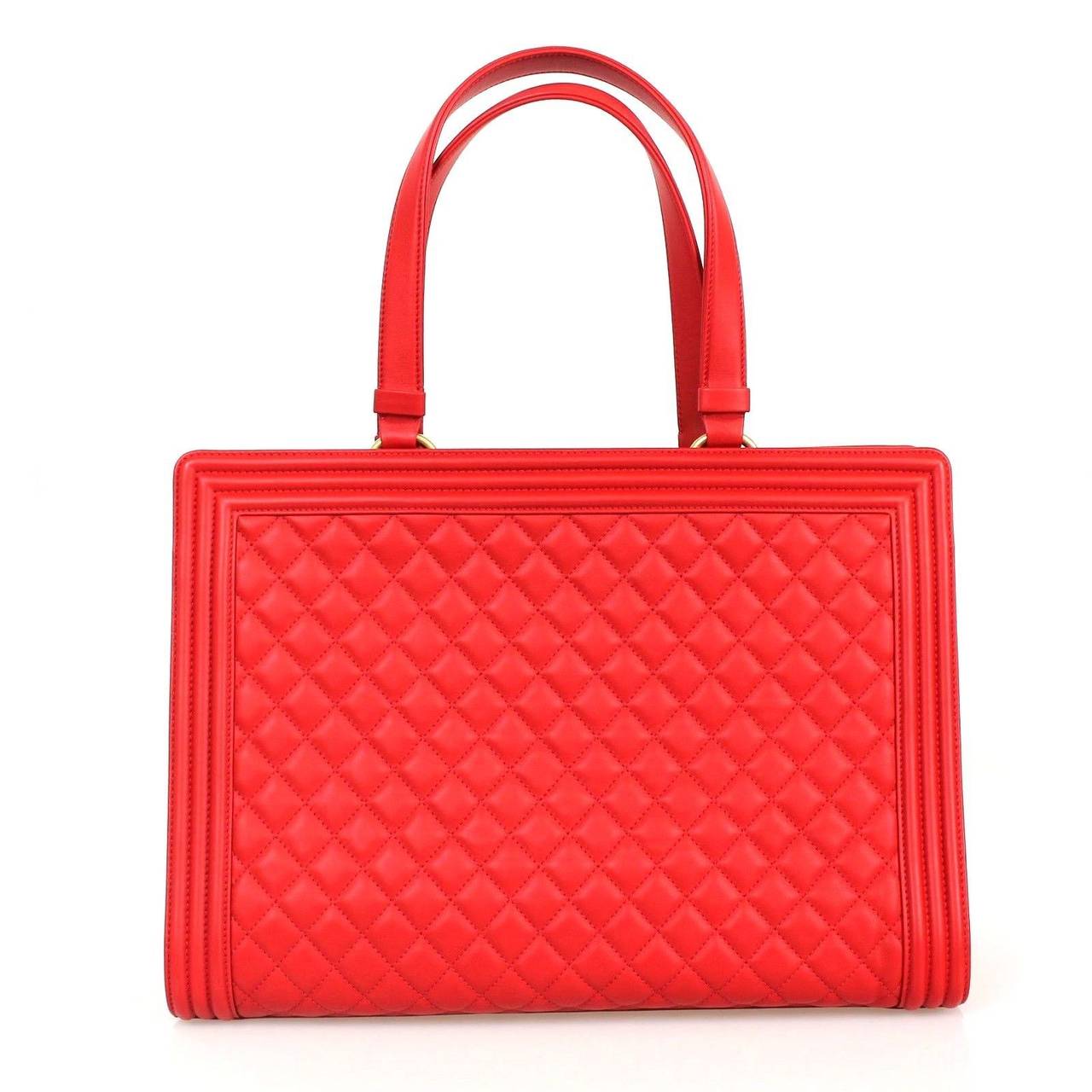 Chanel Red Quilted Leather 2015  Boy Large Shopping Shoulder Bag In New Condition In Miami, FL