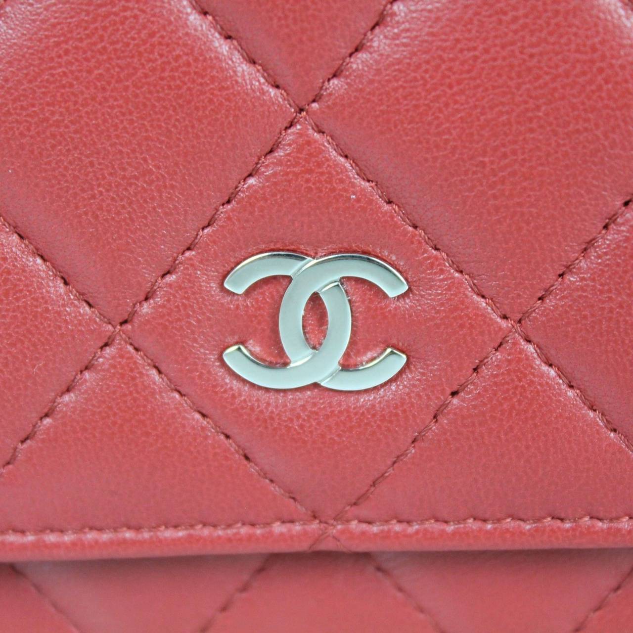 Chanel Red Quilted Leather Silver HDW 2015 Wallet On Chain WOC Wallet In New Condition In Miami, FL