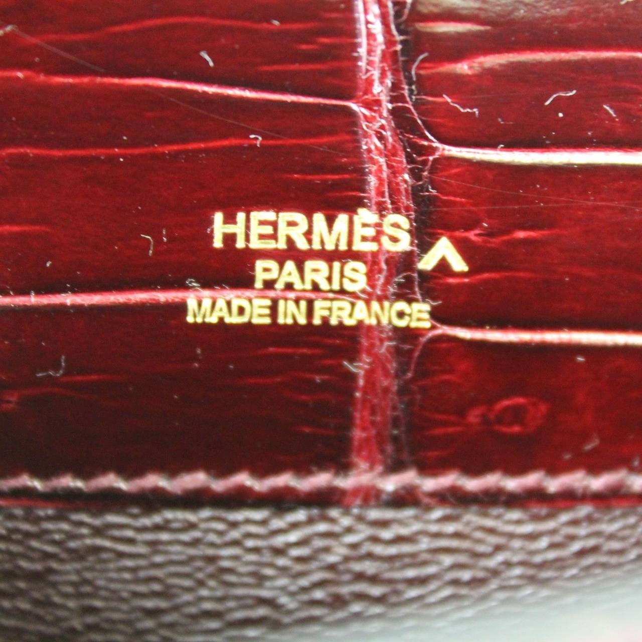 Hermès Burgundy Shiny Niloticus Gold HDW 2015 Kelly Cut Pochette Clutch For Sale 1