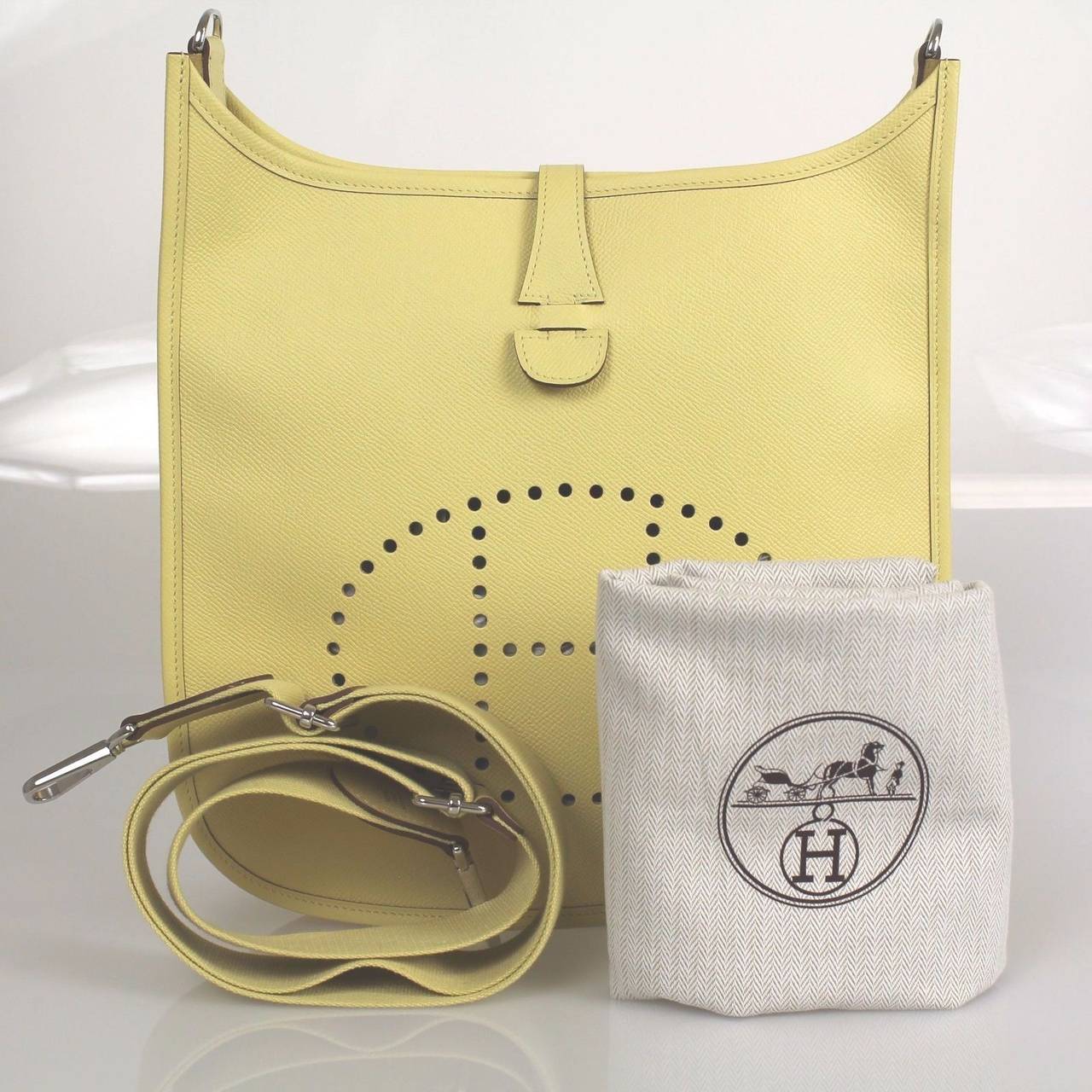 Hermès Light Yellow Tuarillon Epson Leather Evelyne Iii Pm  Cross Body Bag For Sale 3