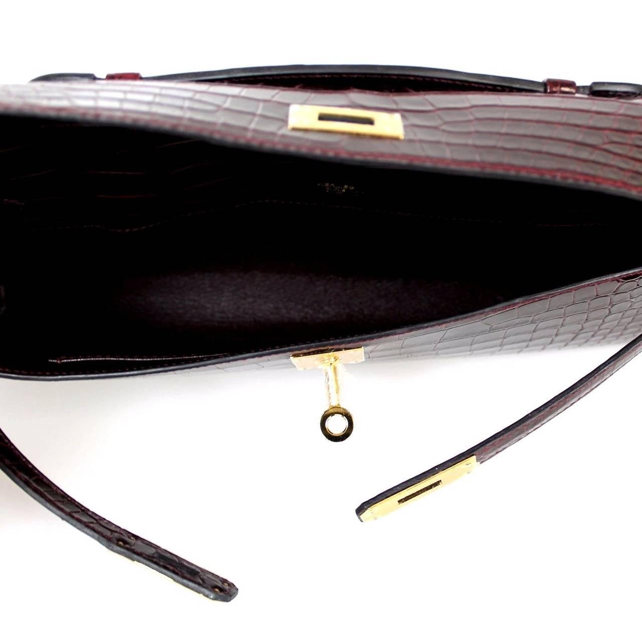 Hermès Burgundy Shiny Niloticus Gold HDW 2015 Kelly Cut Pochette Clutch For Sale 4