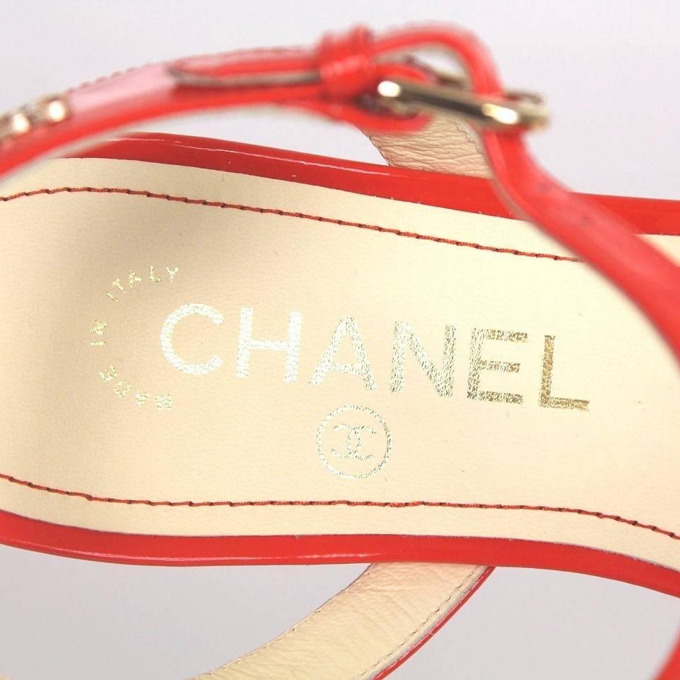 CHANEL Patent Leather Gold Camellias Orange Sandals In Good Condition For Sale In Miami, FL