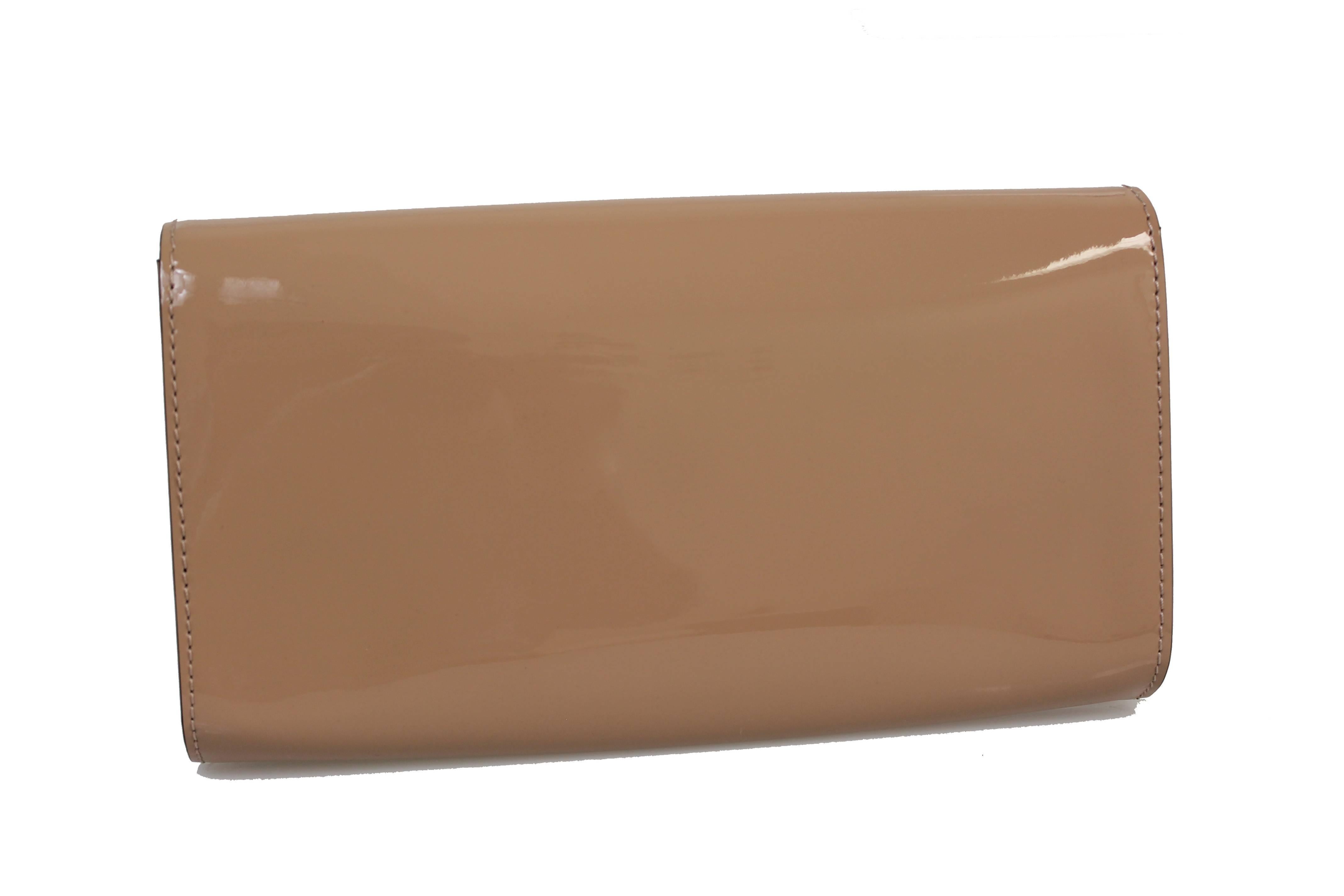 louis vuitton nude clutch