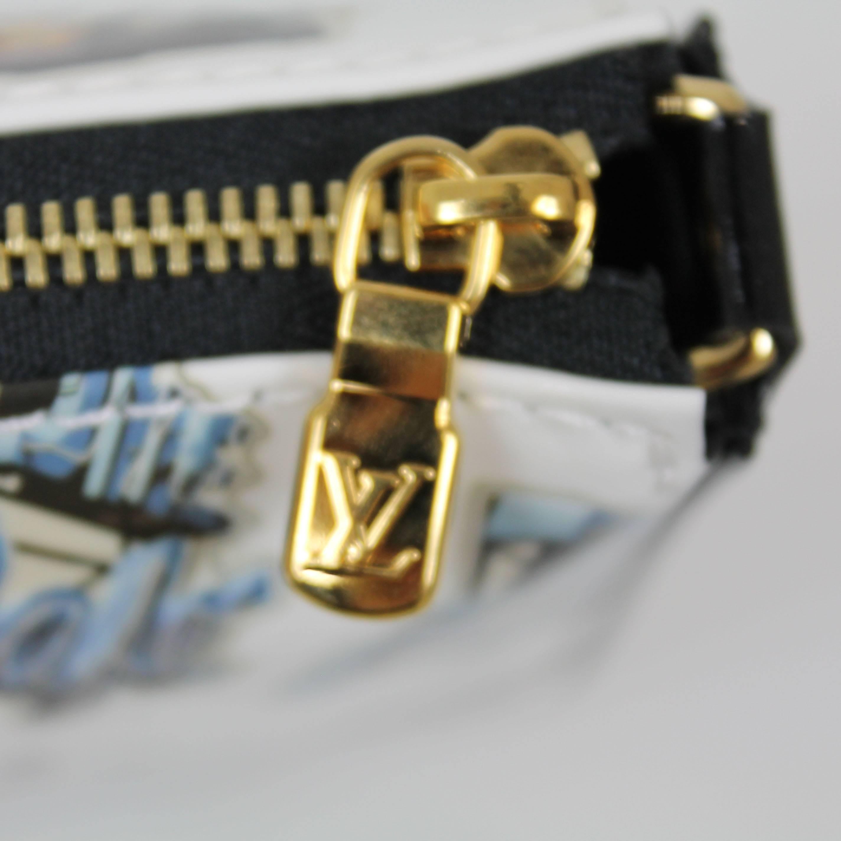 Women's Louis Vuitton Monogram Vernis Leather Limited Edition Sticker Pochette Wristlet For Sale