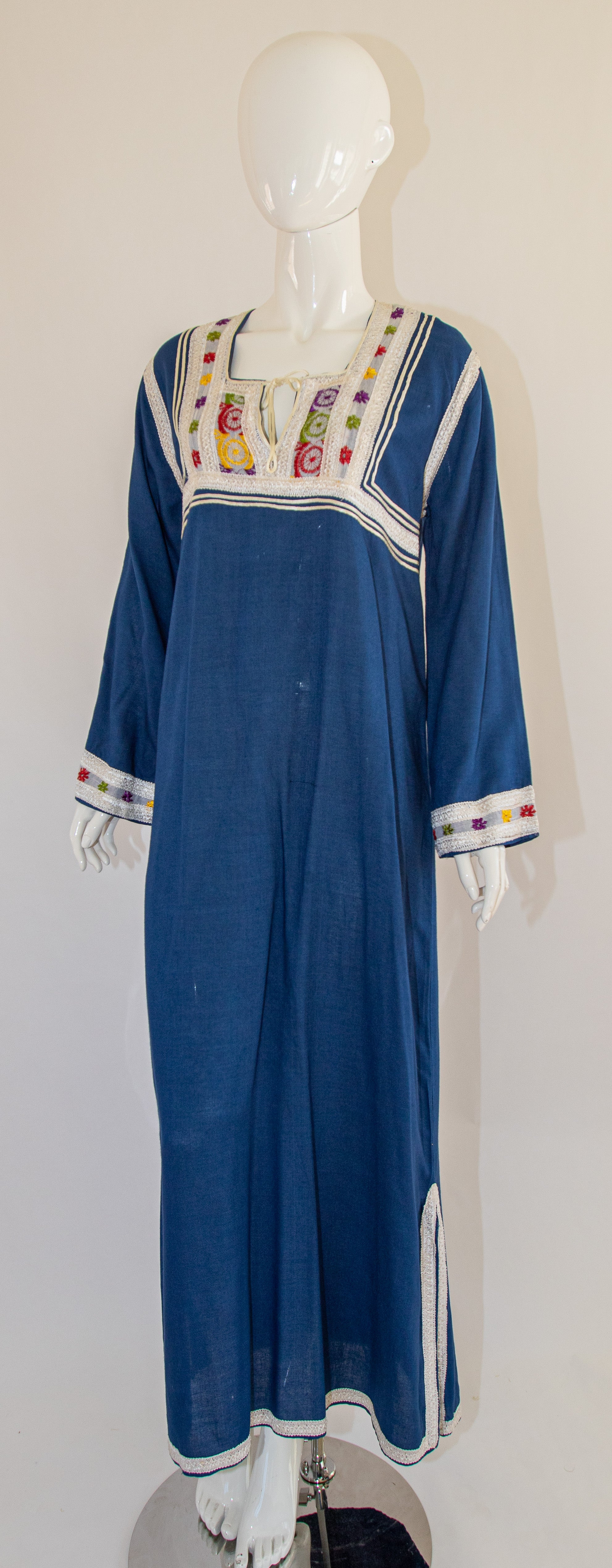 Caftan bleu marocain vintage, caftan long caftan par Glenn Boston, taille M, 1970 en vente