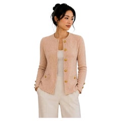 Vintage-Strickcardigan von St. John in Blush-Pink mit Strukturmuster und goldenem Logo-Knopf