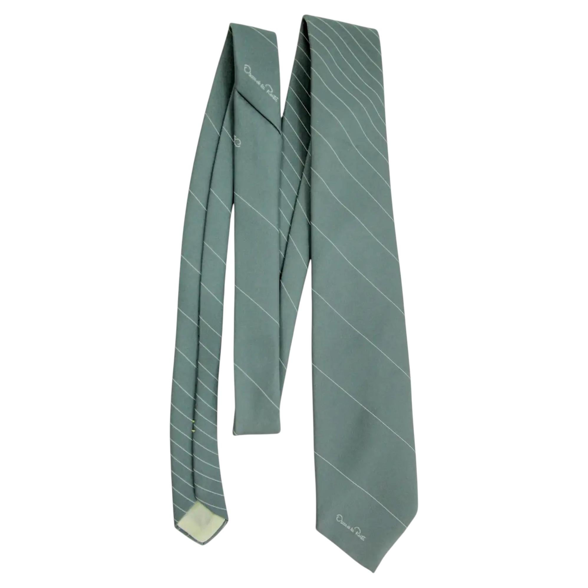 Oscar De La Renta Necktie aus Seide in Hellblau im Vintage-Stil von 1970 im Angebot