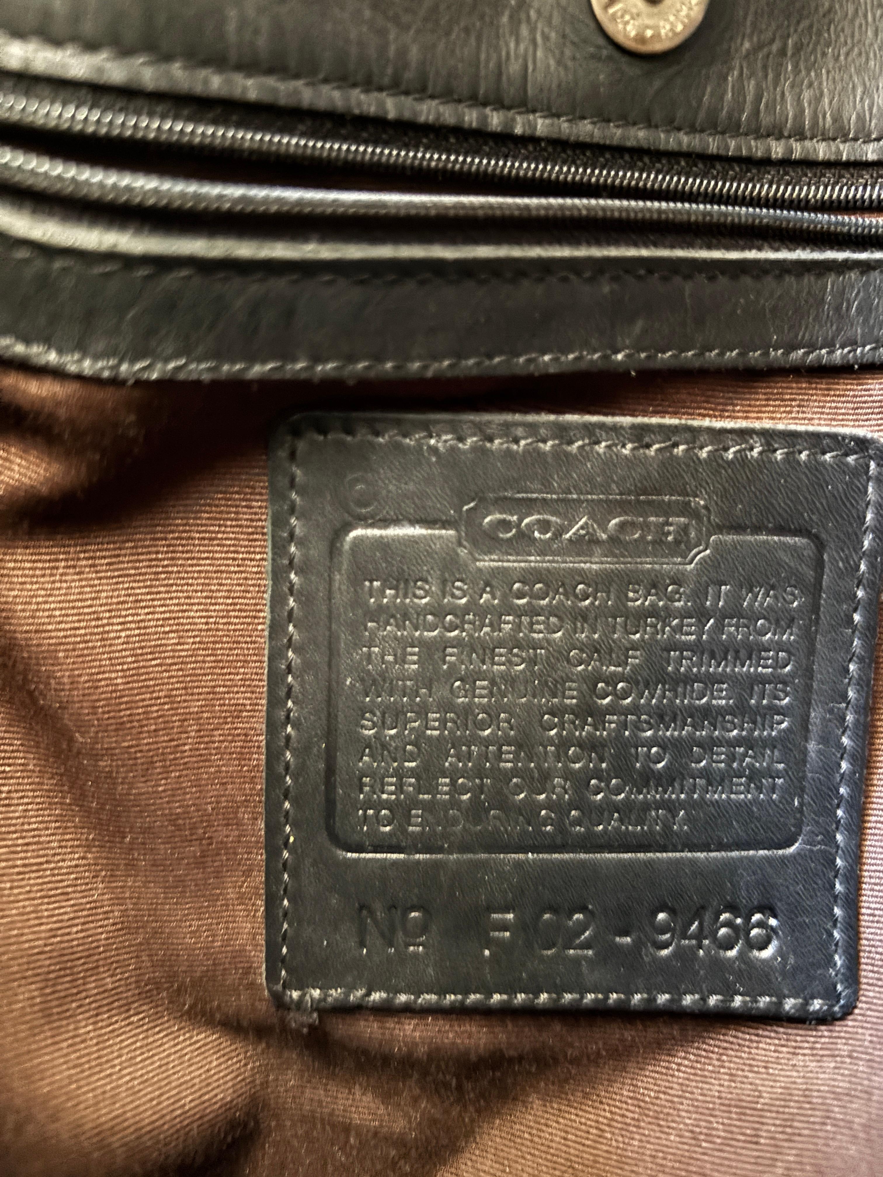 Vintage Coach Fourre-tout en cuir noir en vente 2