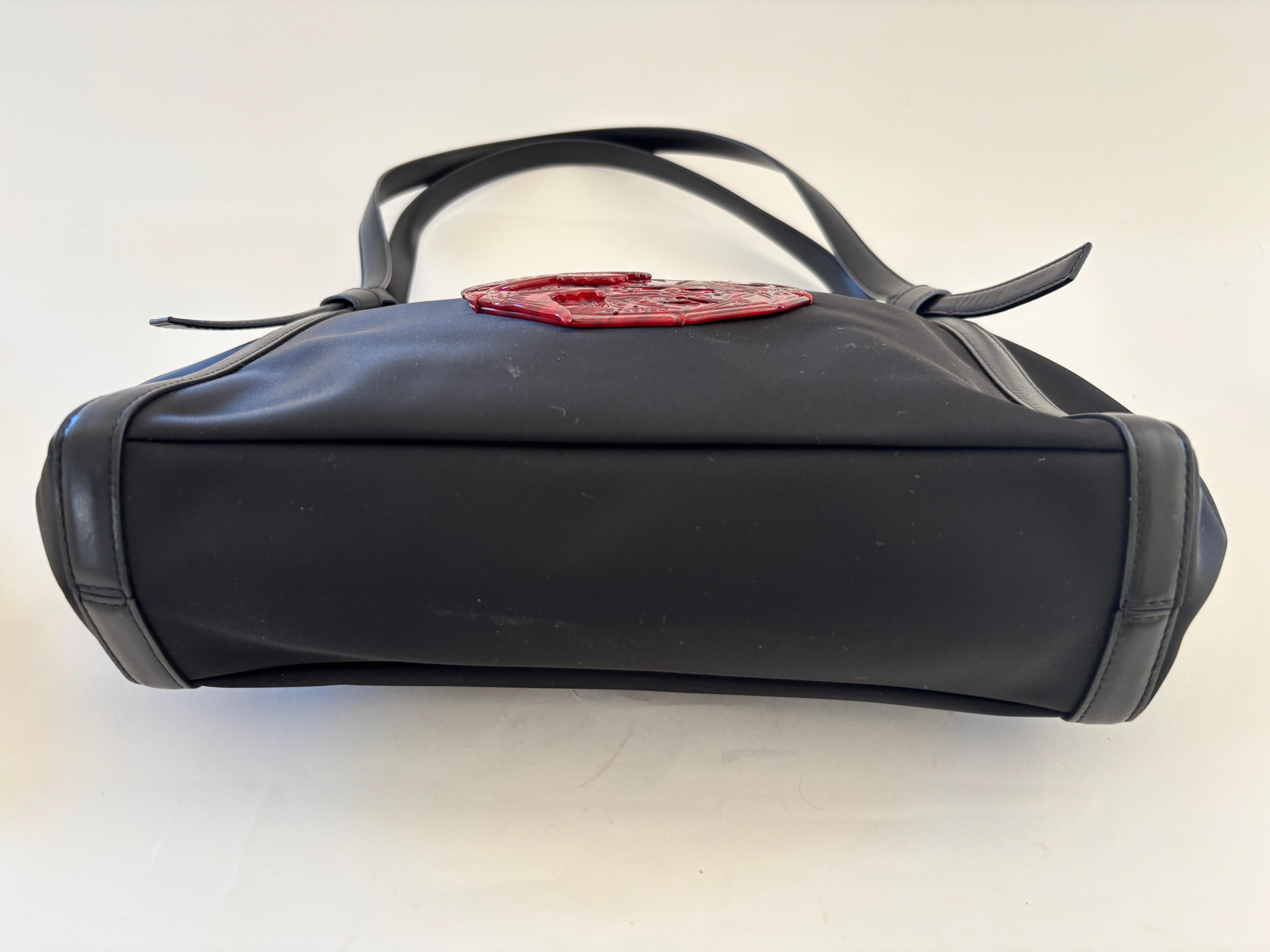 Kenzo Vintage Sac en Nylon Noir avec Poisson Koi en Résine 1990 en vente 7