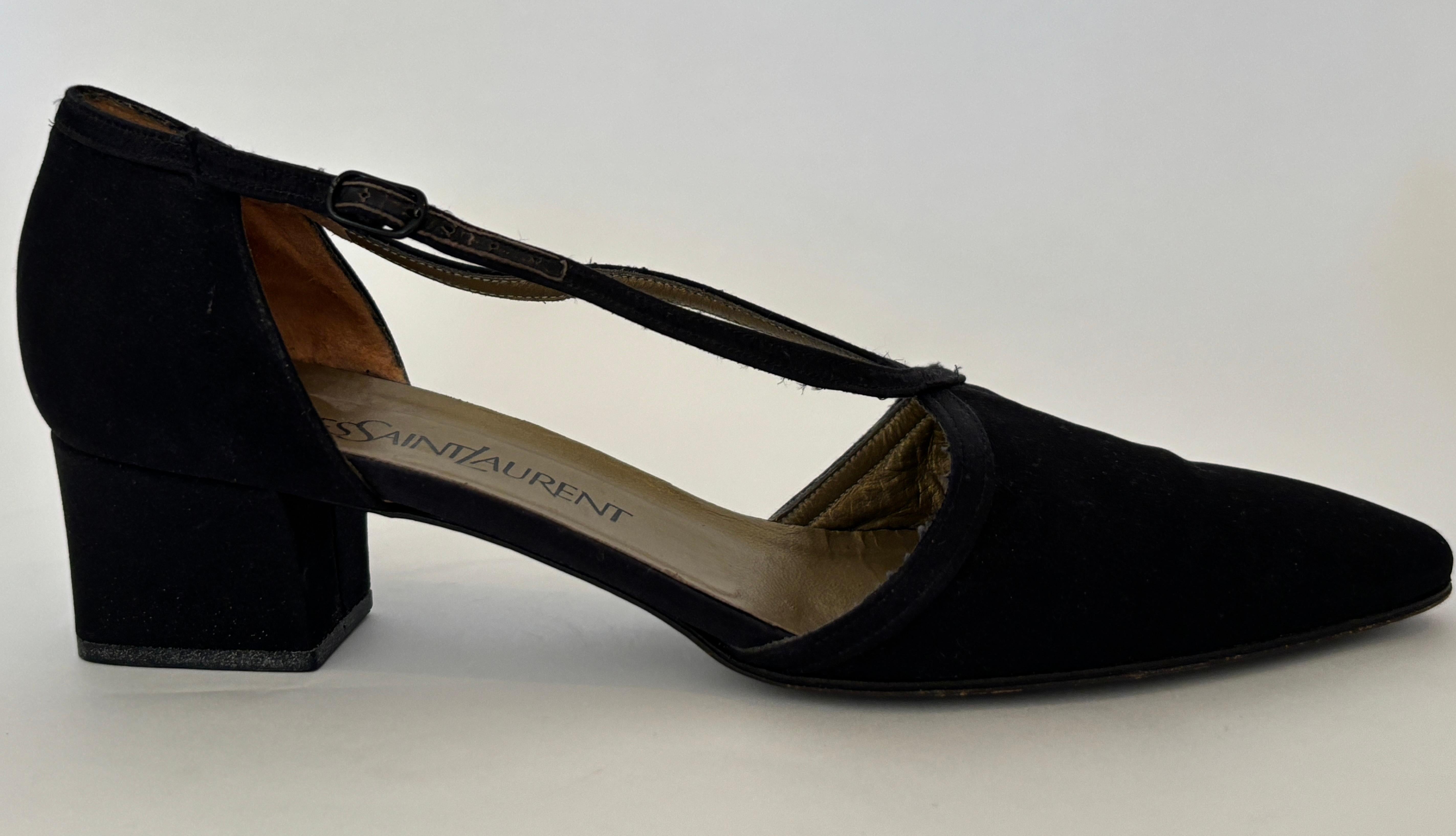 Yves Saint Laurent Escarpins en daim noir avec brides à la cheville en vente 6