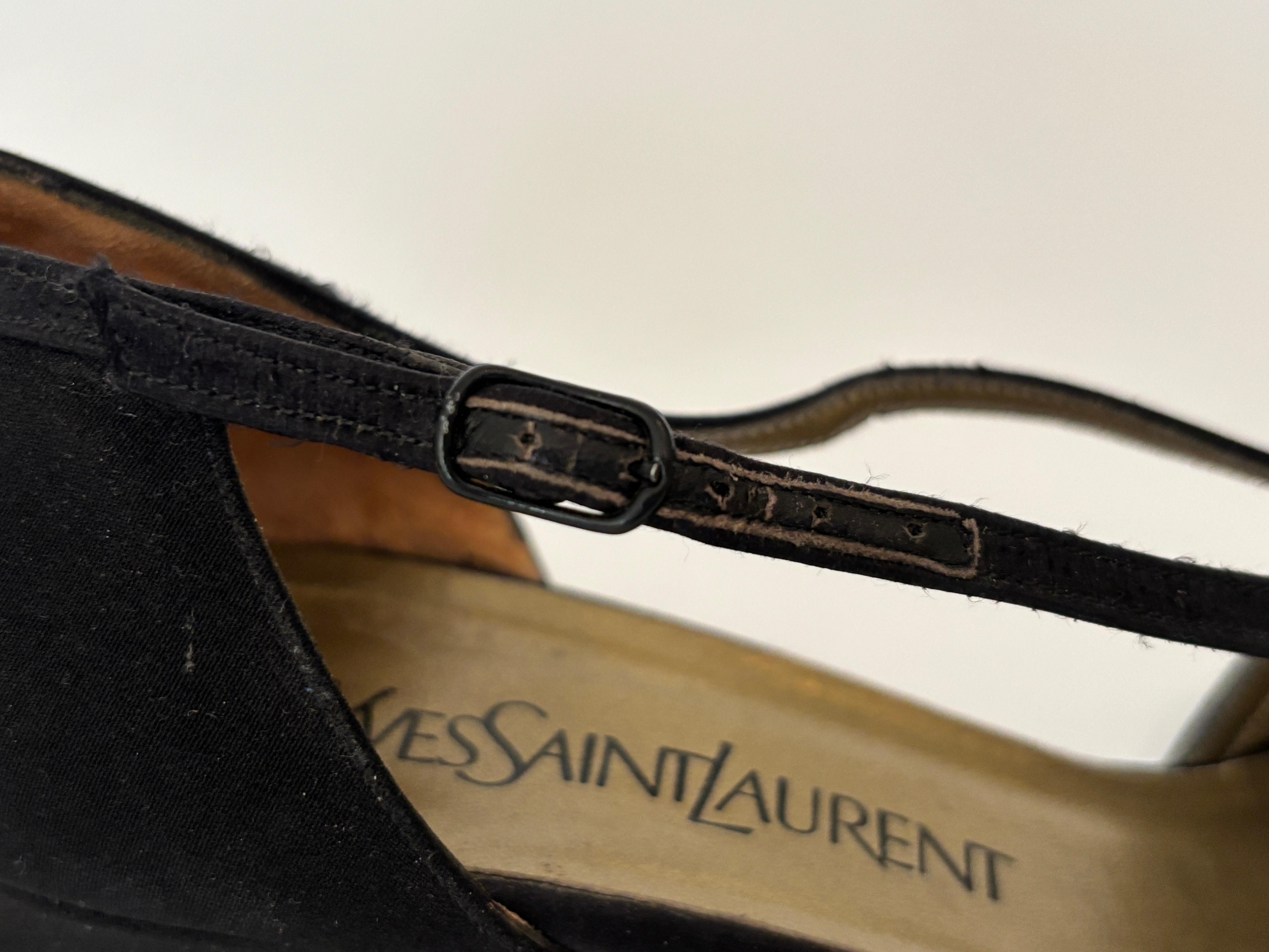 Yves Saint Laurent Escarpins en daim noir avec brides à la cheville en vente 8