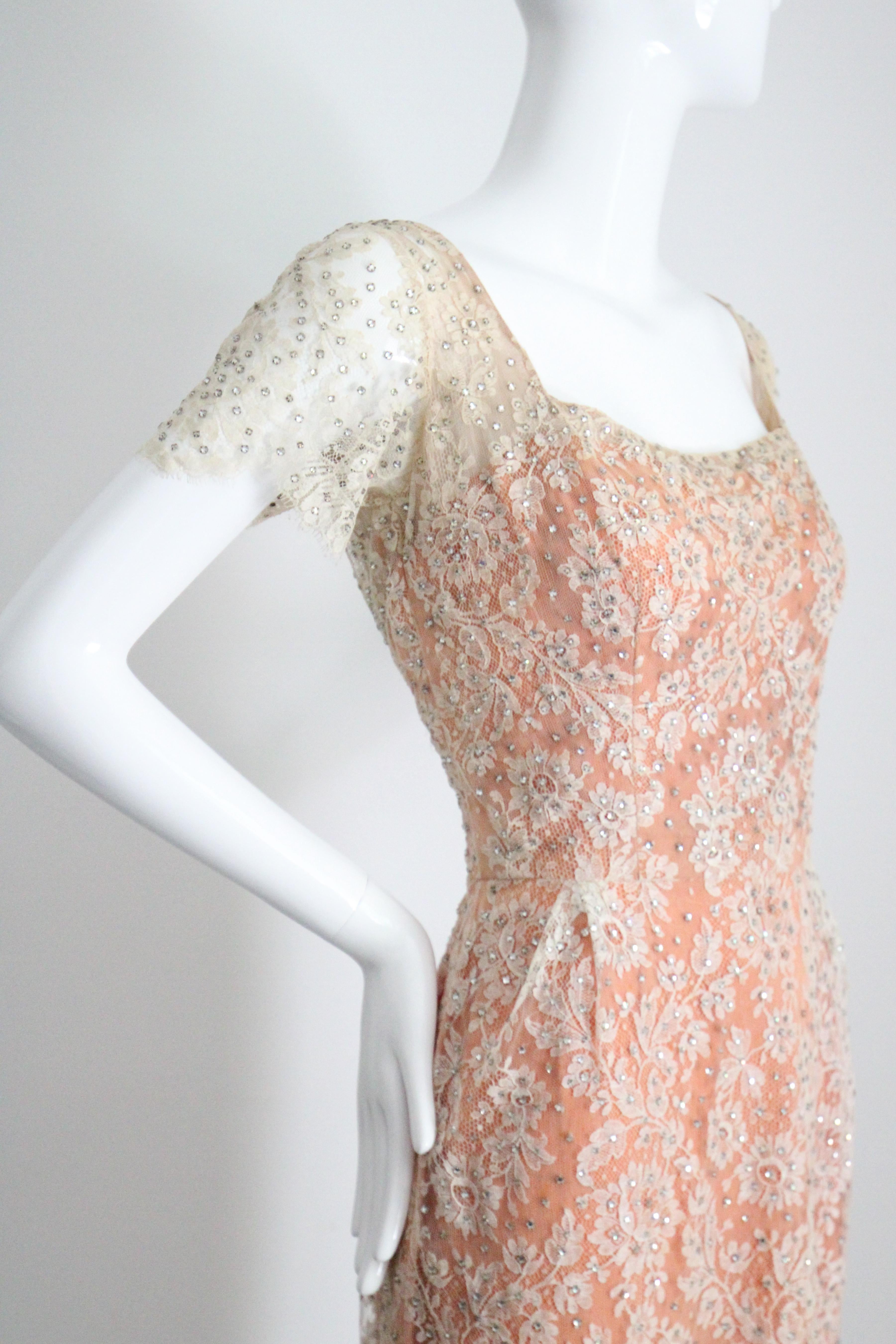 Vintage 1950er Howard Greer Kleid mit Spitze und Strassverzierung, UK 8 US 4 im Angebot 2