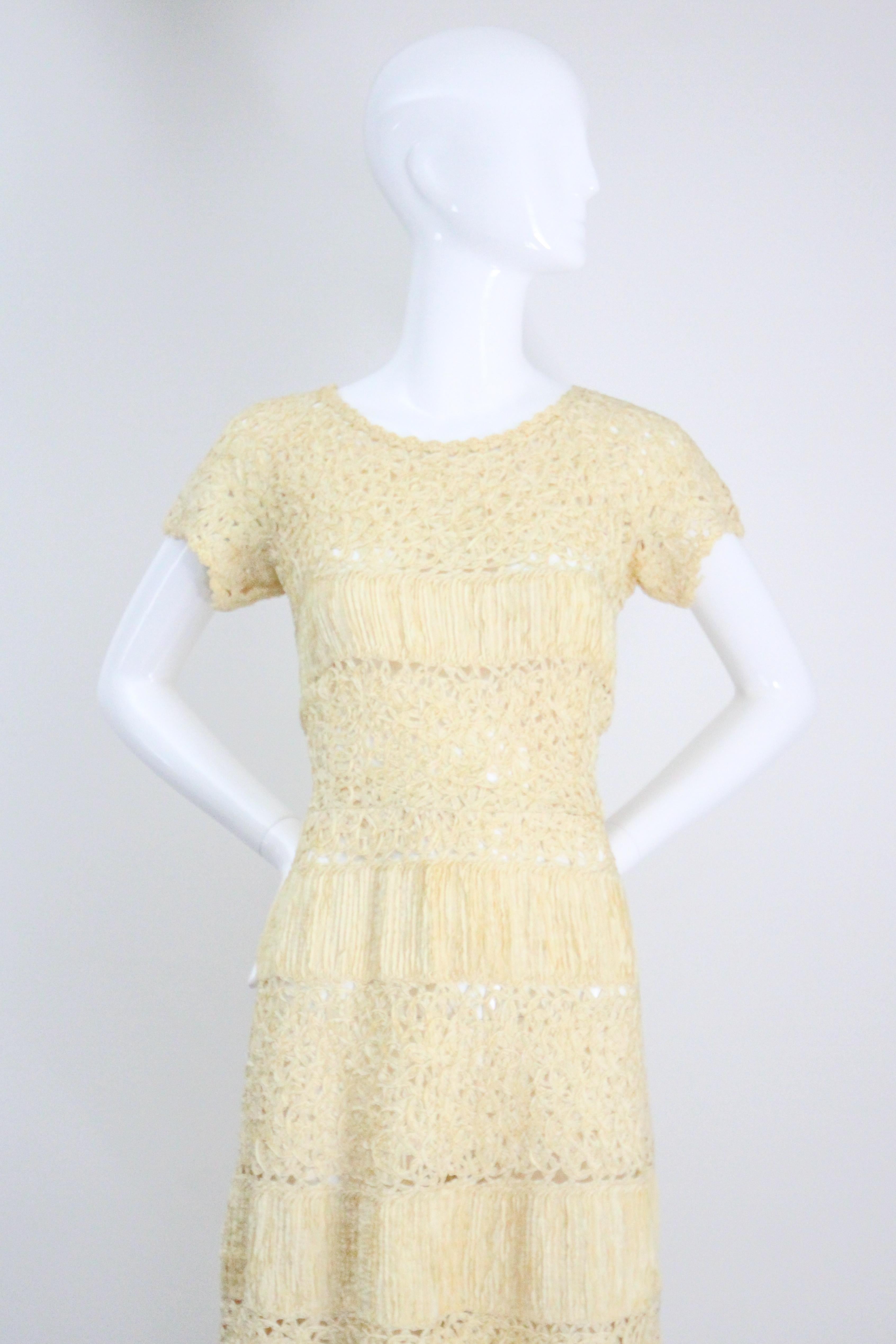 Beige Robe vintage tissée à rubans jaunes crème beurre des années 1950 GB 12 US 8 en vente
