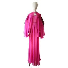 Abito da sera vintage anni '30 in seta rosa fucsia con mantella e strass UK 6 US 2