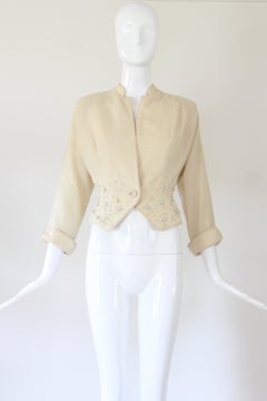 Giacca vintage degli anni '40 in lana color crema, impreziosita da strass e perle - Taglia US 4, UK 8