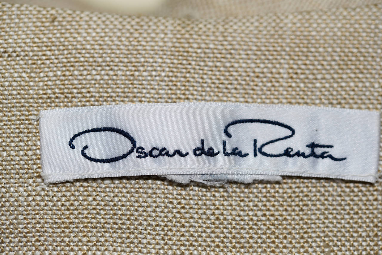 Magnificent Oscar De La Renta Runway Linen Coat For Sale 1