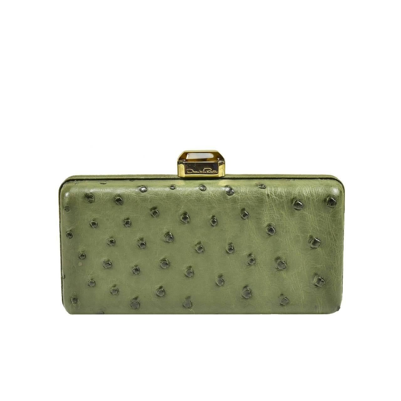 Sublime Oscar de la Renta Ostrich Clutch For Sale