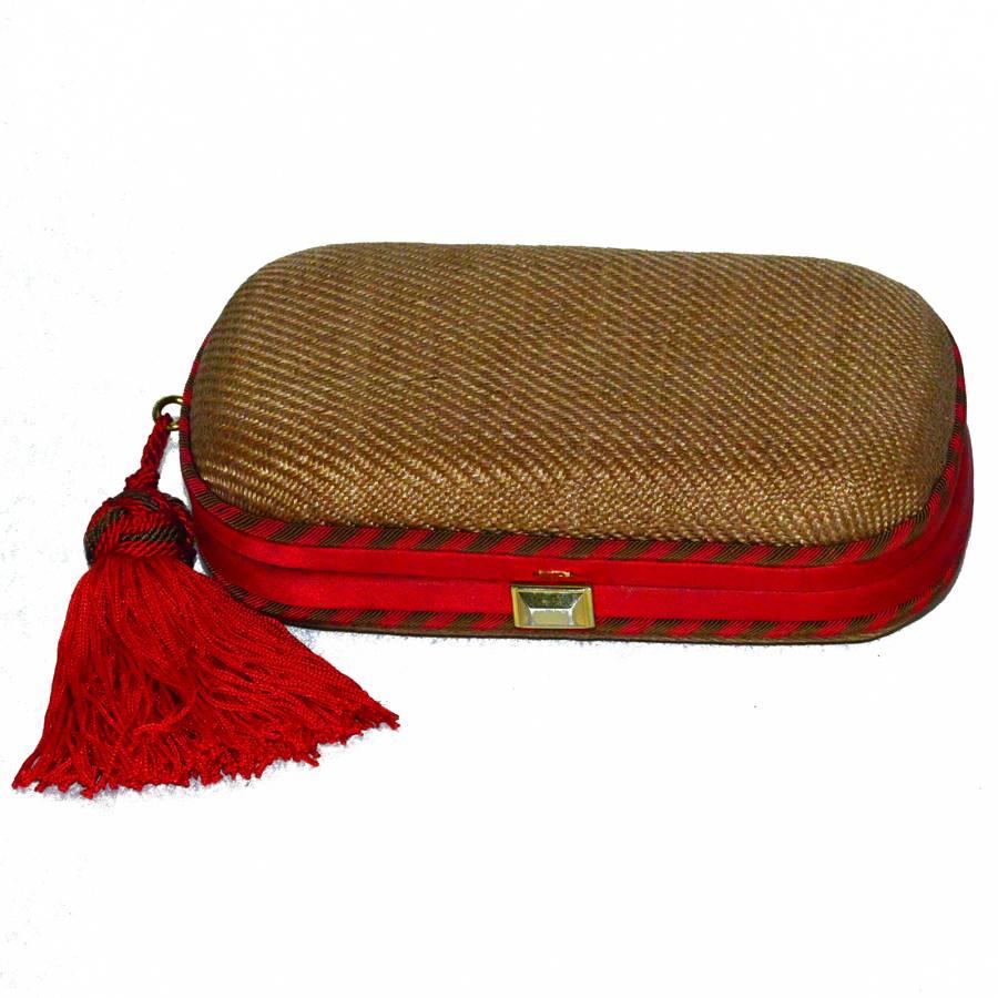 Very rare Bottega knot bag....neutral tan accented with red...fabulous Spring clutch bag in excellent condition.