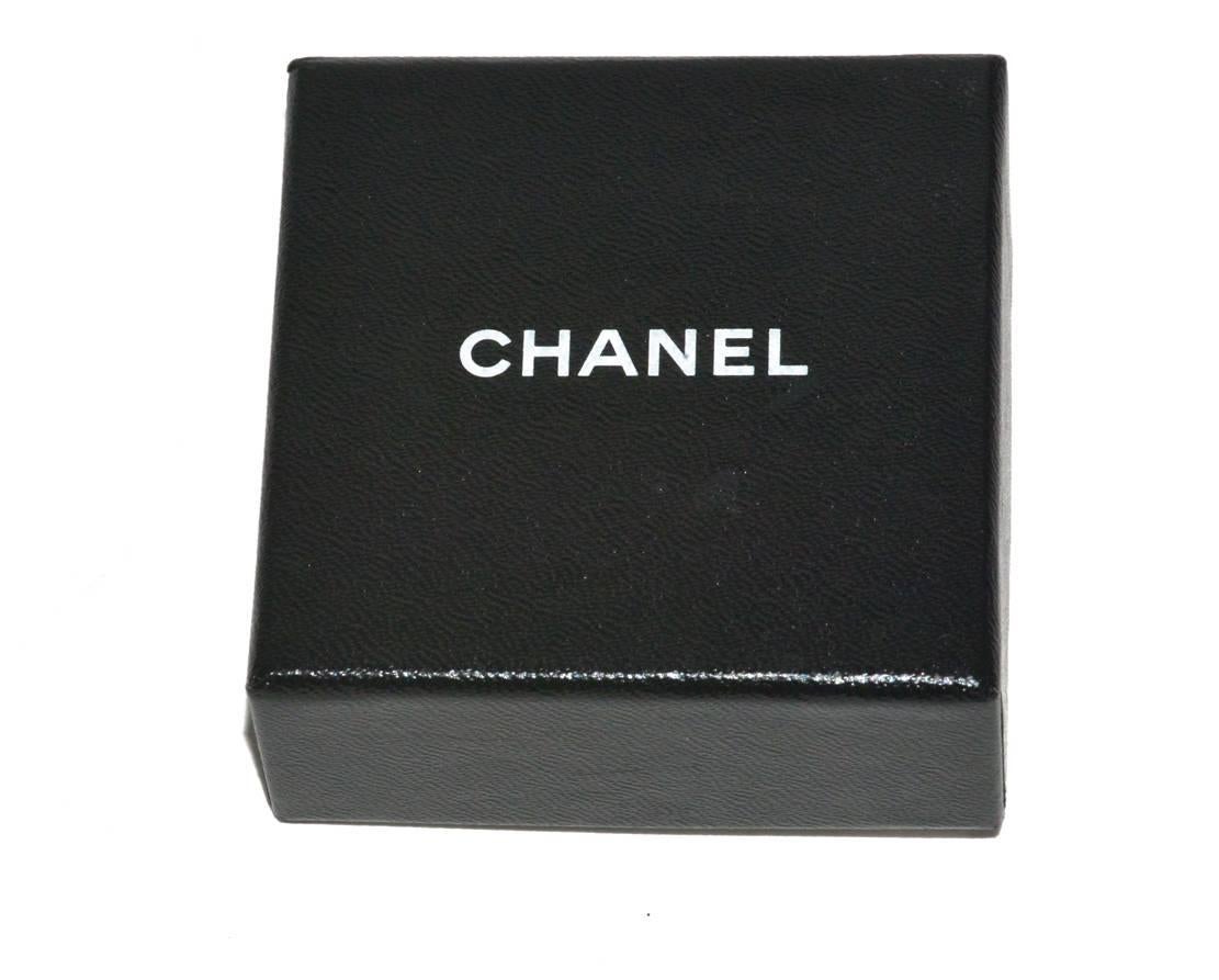 Large Silver Chanel Logo Ear Clips In Excellent Condition In Teaneck, NJ