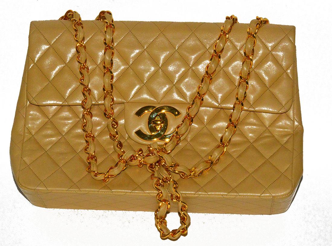CLASSIC  & CLASSY!!! Vintage Chanel 13