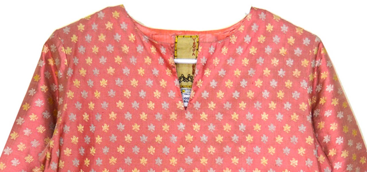 Women's Gorgeous Virginia Witbeck 1990s Pink/ Coral Kurti Silk Blouse For Sale