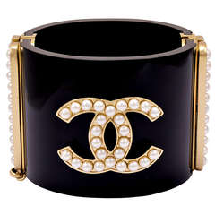 CHANEL 2014 Runway Signature Cuff