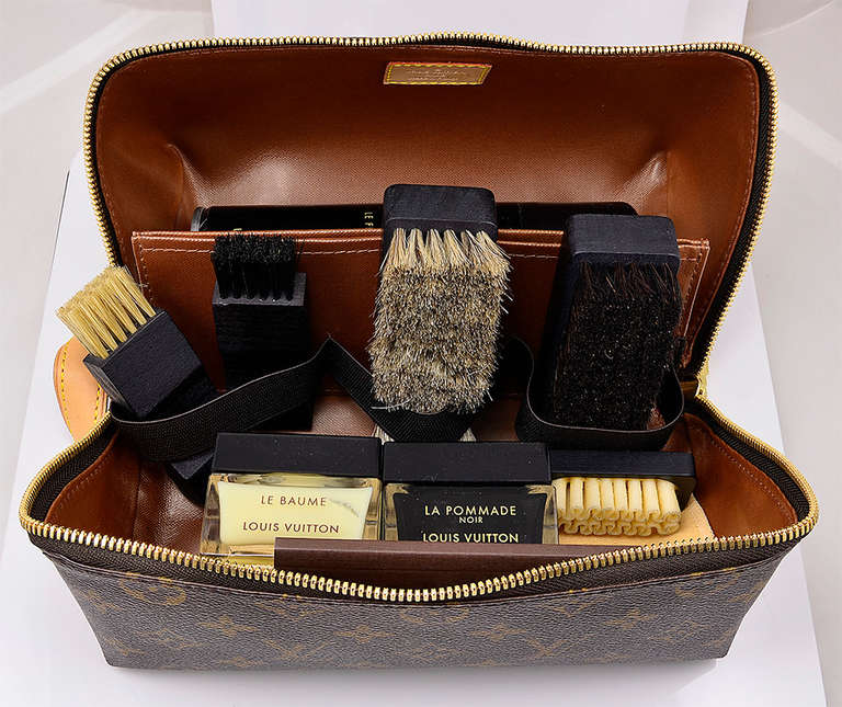 Louis Vuitton Shoe Shine Kit In New Condition In Teaneck, NJ