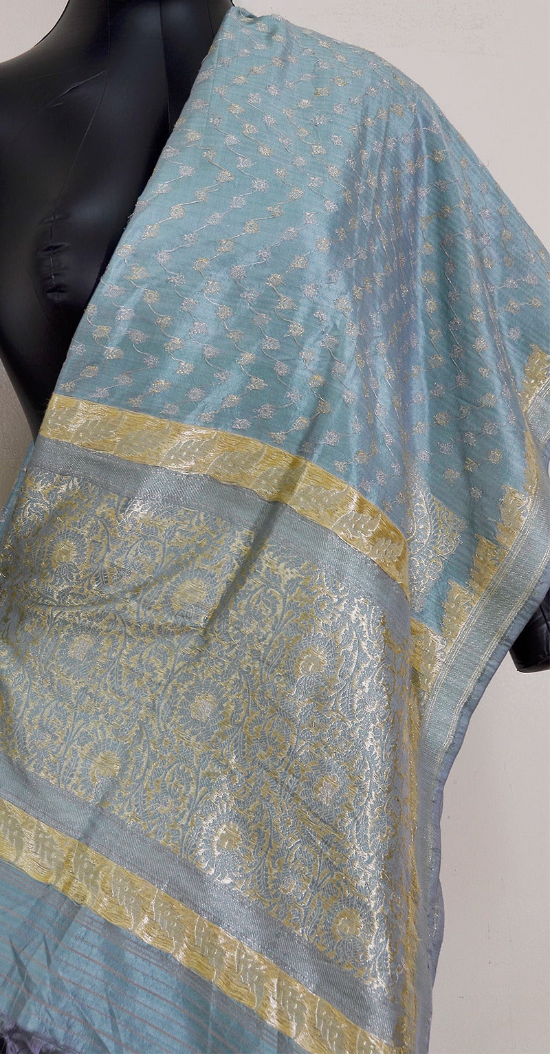 Gorgeous Virginia Witbeck one of a kind silk and gold there'd shawl/ wrap. It measures 124