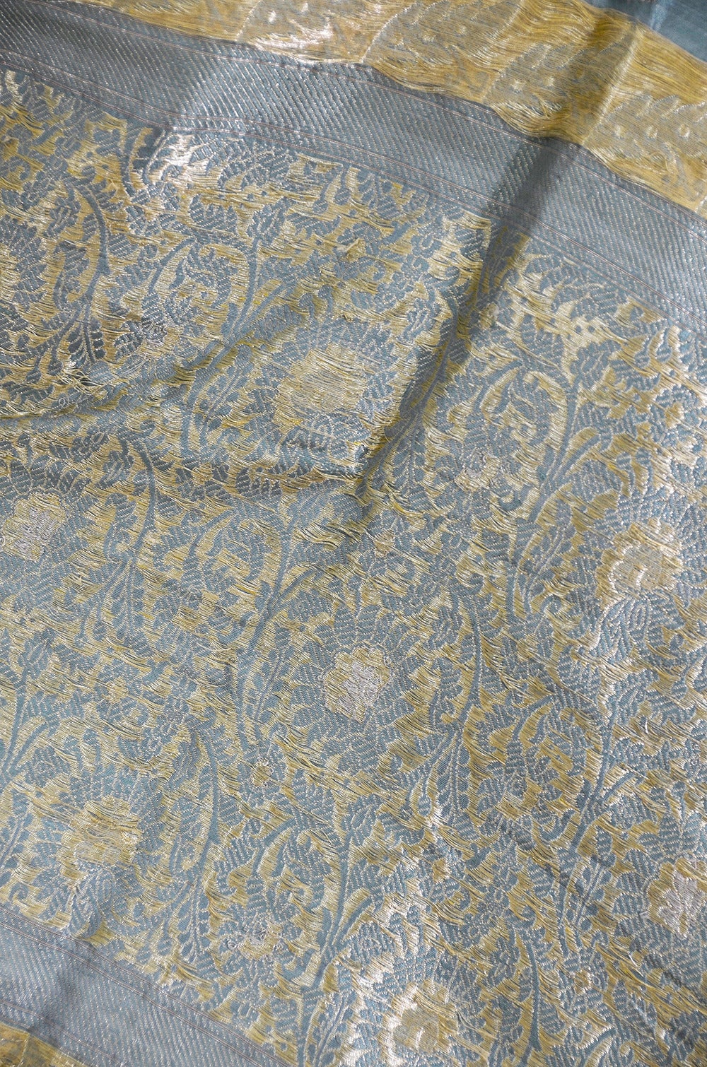 Amazing Virginia Witbeck Silk Shawl Wrap In New Condition For Sale In Teaneck, NJ
