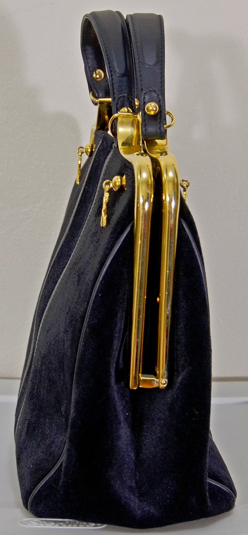 Classic Roberta Di Camerino cut velvet black handbag. Excellent condition.