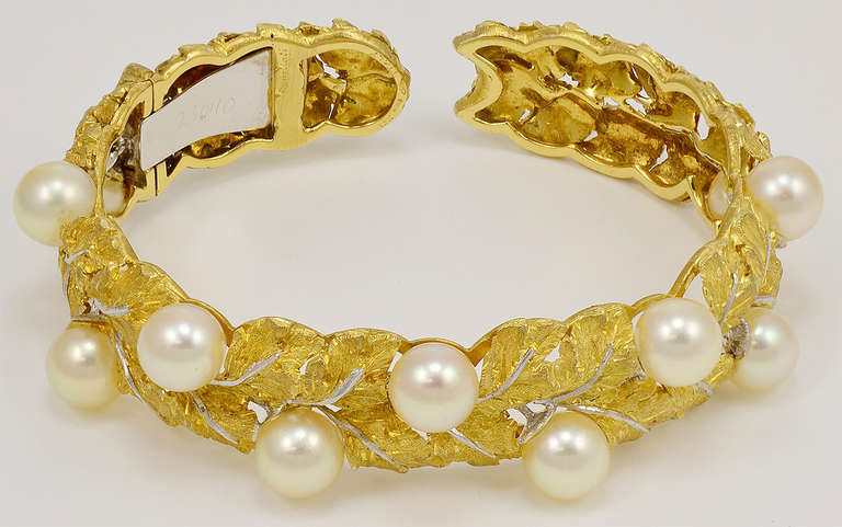 Magnificent Buccellati 18K yellow and white gold leaf pattern bracelet with pearls. 1/2