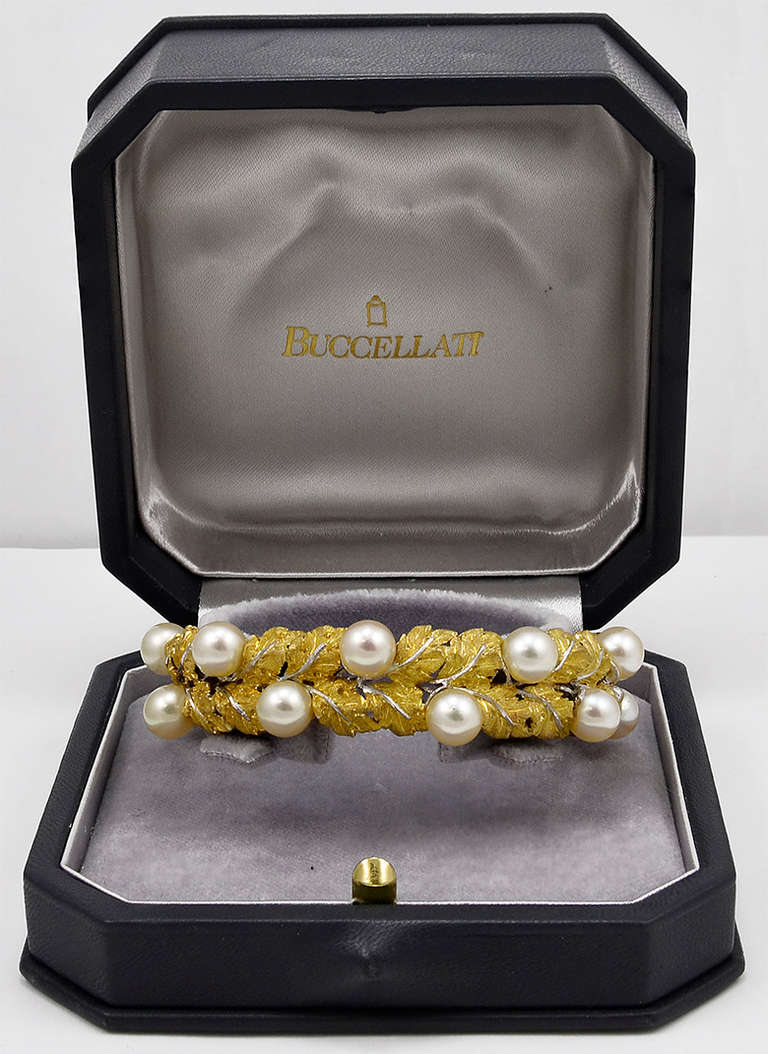Gorgeous Buccellati Pearl Gold Cuff Bracelet In Excellent Condition In Teaneck, NJ