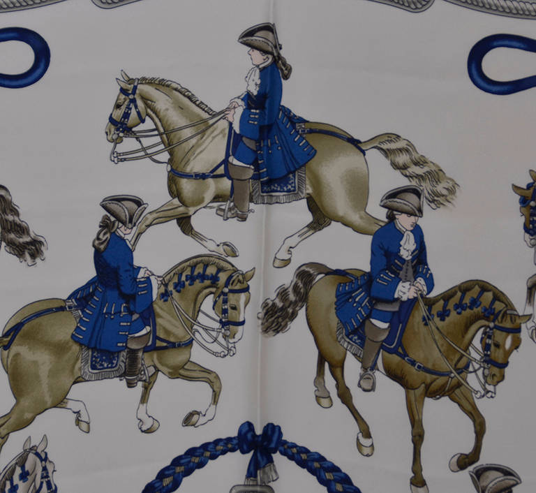 Iconic Hermes Reprise Silk Scarf In Excellent Condition In Teaneck, NJ