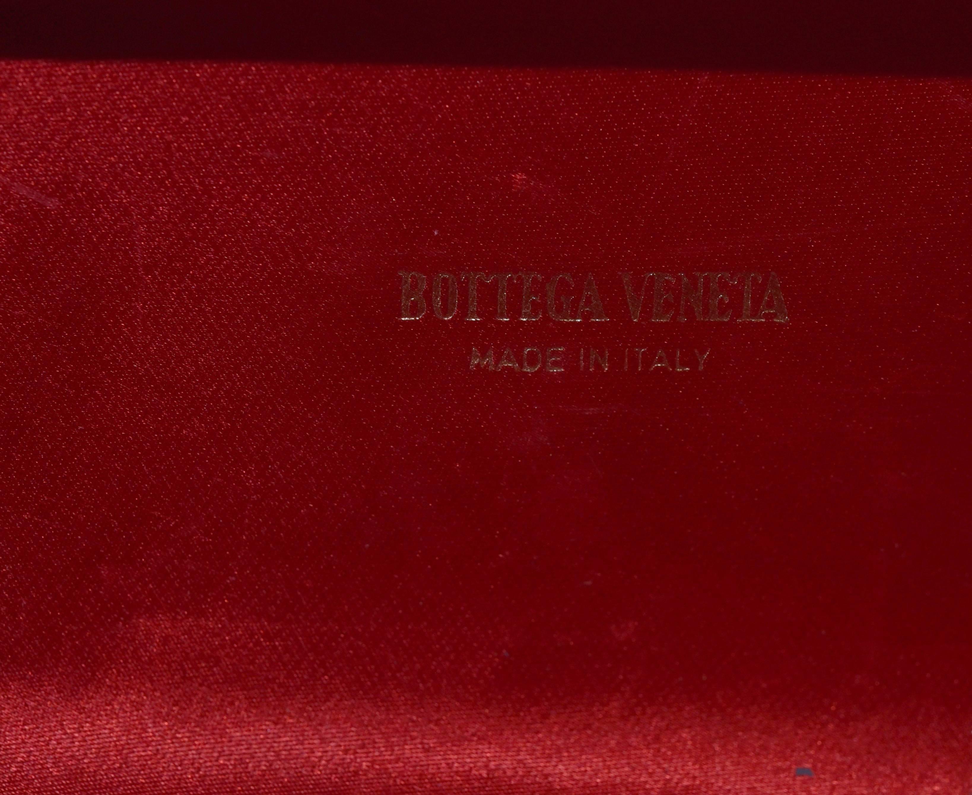 Chic Bottega Veneta Spring Knot Bag For Sale 1
