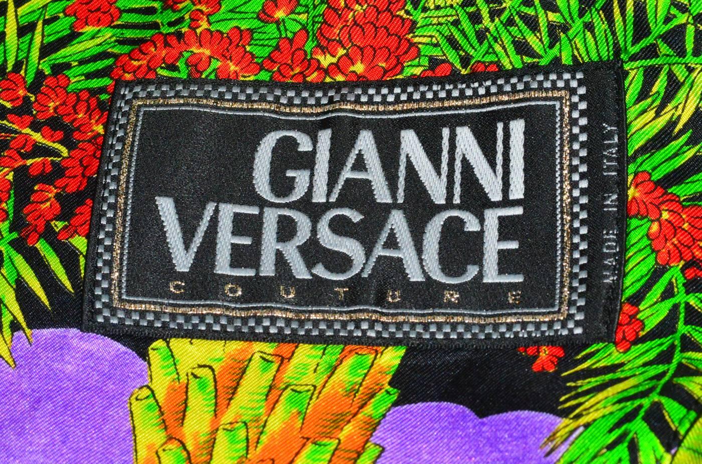 Fabulous Vintage Gianni Versace Silk Print Jacket In Excellent Condition In Teaneck, NJ