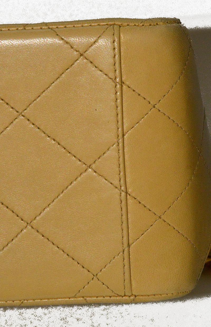 Fabulous! Chanel 13 Inch Jumbo Classic in Tan Lambskin In Excellent Condition For Sale In Teaneck, NJ