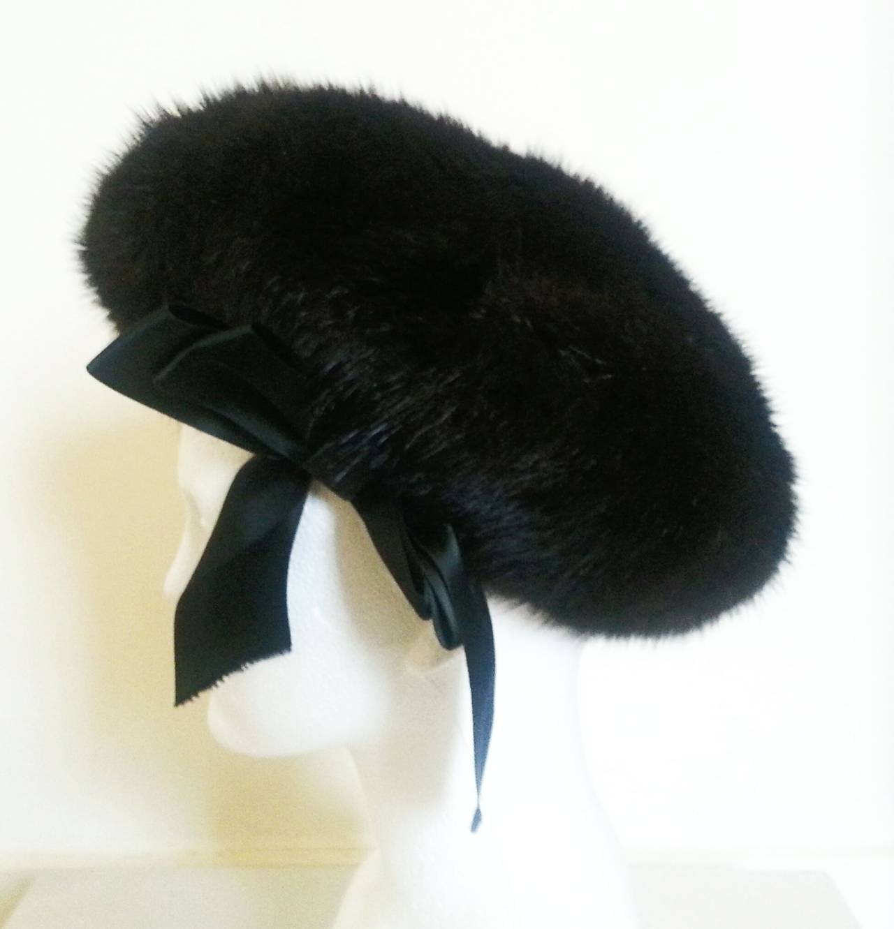 Wonderful and Rare 1980s Chanel Mink Beret Hat with detachable Satin Bow In Excellent Condition In London, UK