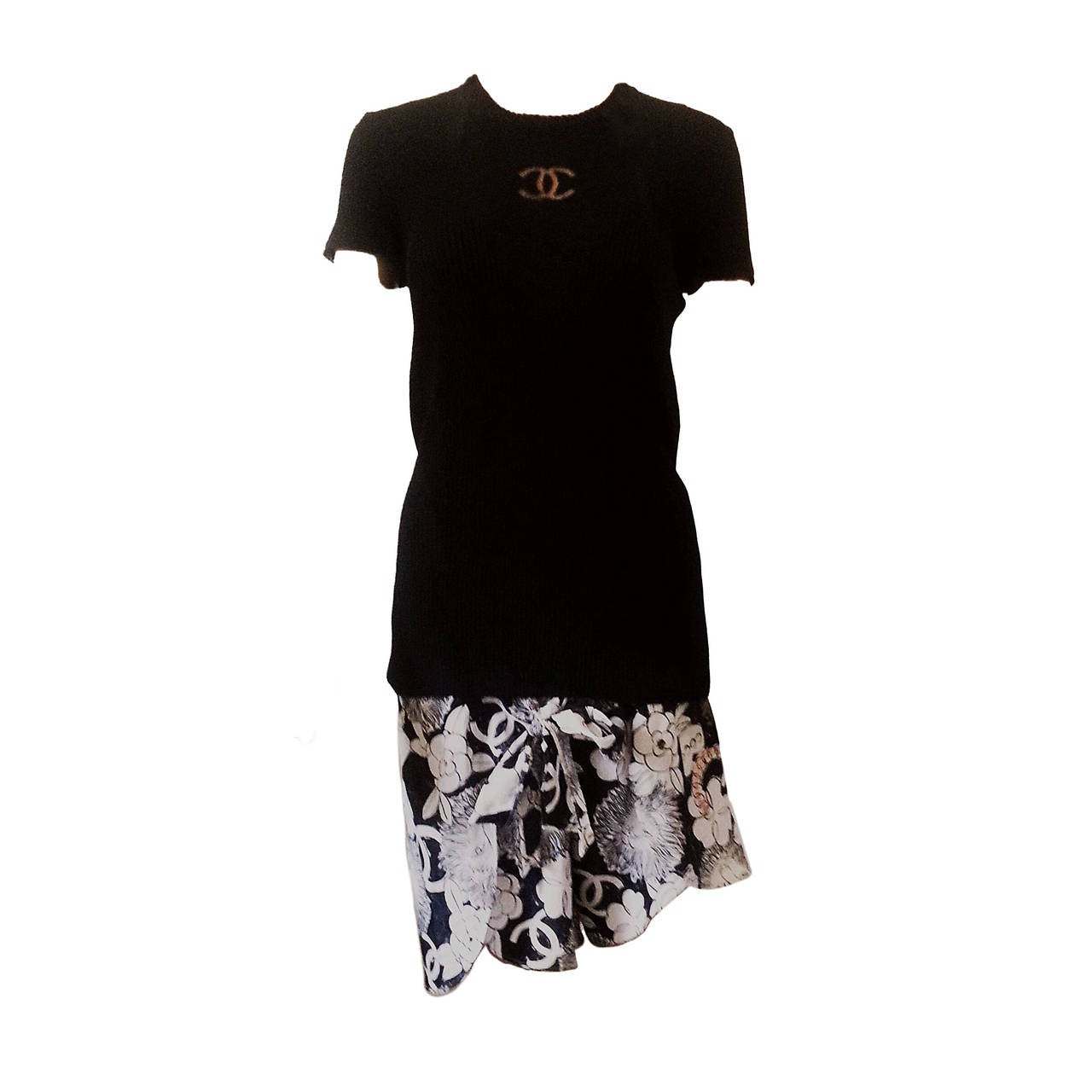  1990s Chanel Black and White Silk Top and Adjustable CC Logo Skirt  For Sale