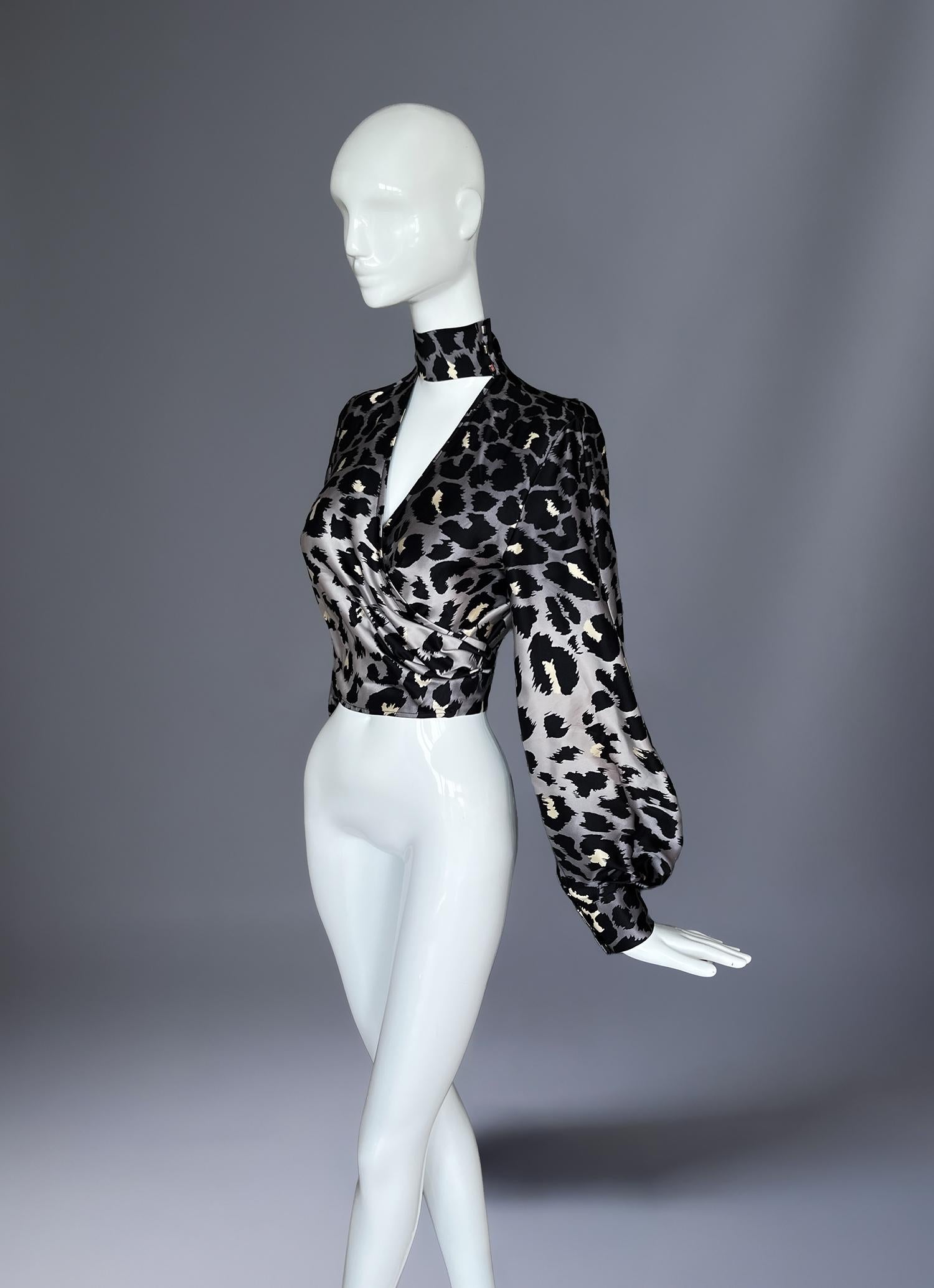 Thierry Mugler Archival FW 2001 Laufsteg Seidenbluse Leo im Zustand „Hervorragend“ im Angebot in Berlin, BE