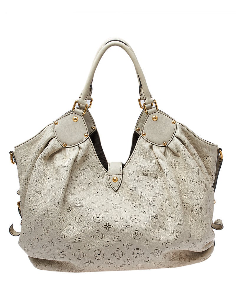 Women's 2008 Louis Vuitton Ivory Mahina Leather XL Tote For Sale