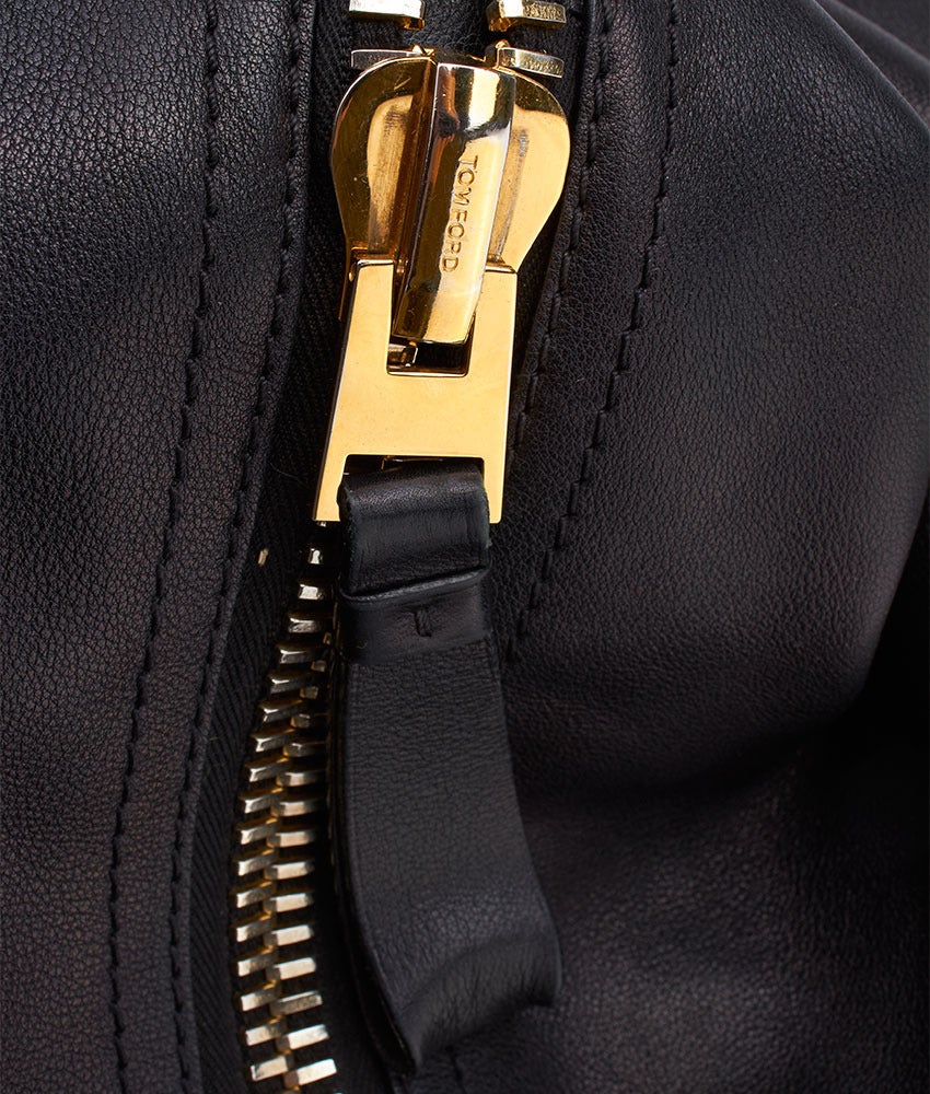 2000s Tom Ford Side Zip Black Leather Hobo Shoulder Bag For Sale 5