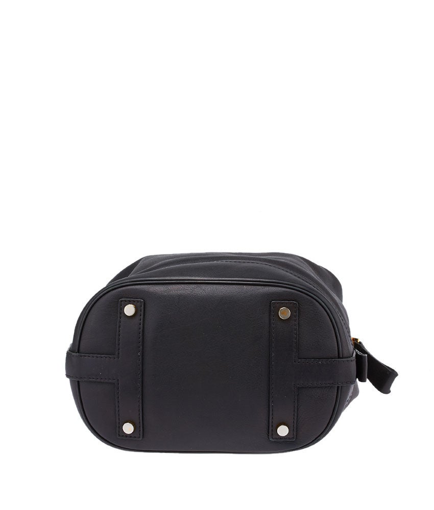 2000s Tom Ford Side Zip Black Leather Hobo Shoulder Bag For Sale 2