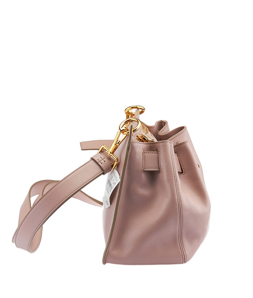 Brown 2000s Tom Ford Lock-Front Pink Leather Shoulder Bag For Sale