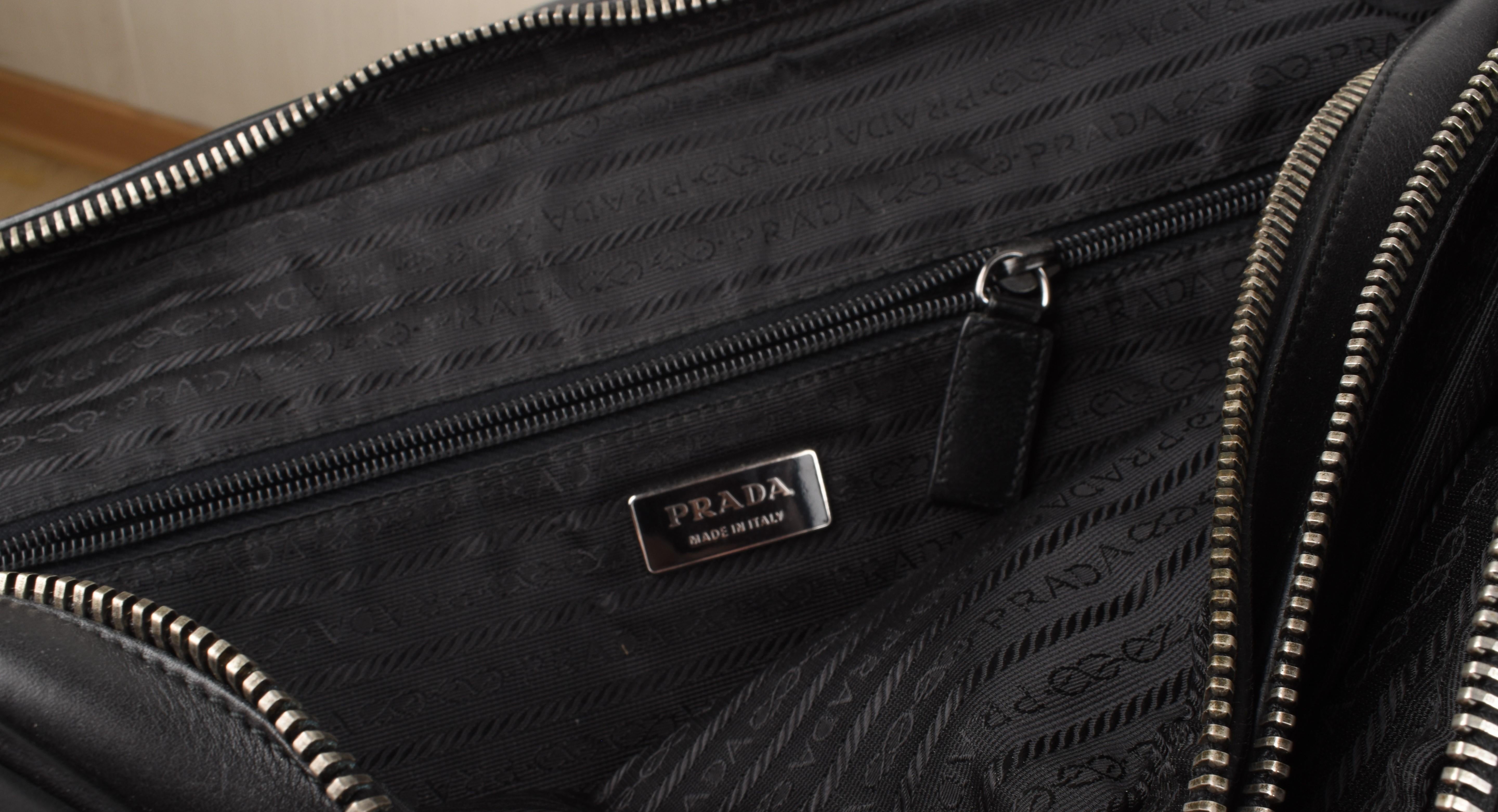 Prada Men Briefcase Bag Logo Heavy Size Large, S1470 en vente 4