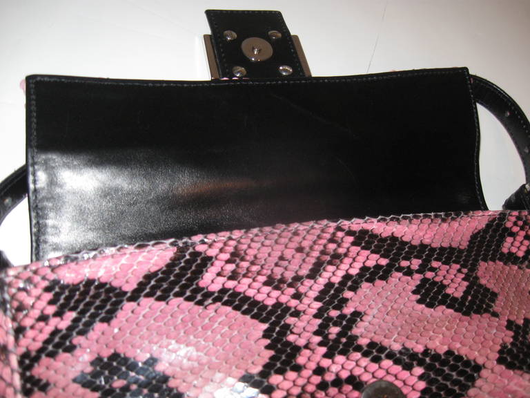 Pink Snakeskin Baguette Handbag by Fendi For Sale 2